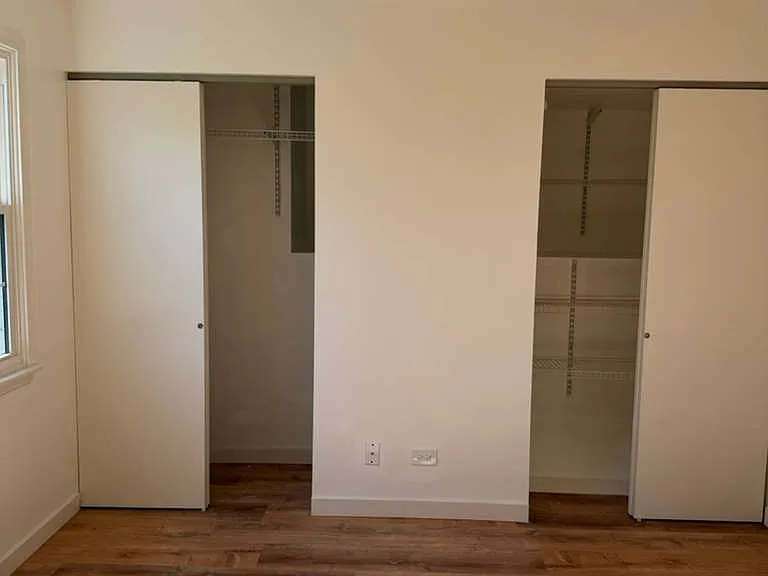 136 Brookwood Ct — Photo 16