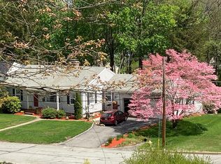 9 Sir Charles Rd, Lincoln, RI 02865