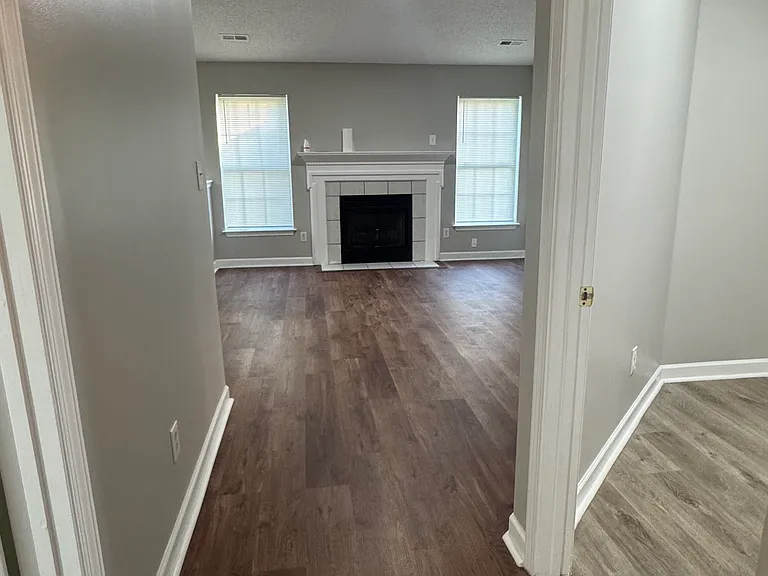 4913 Hopewood Ln — Photo 4