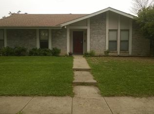 1713 Southampton Dr, Carrollton, TX 75007