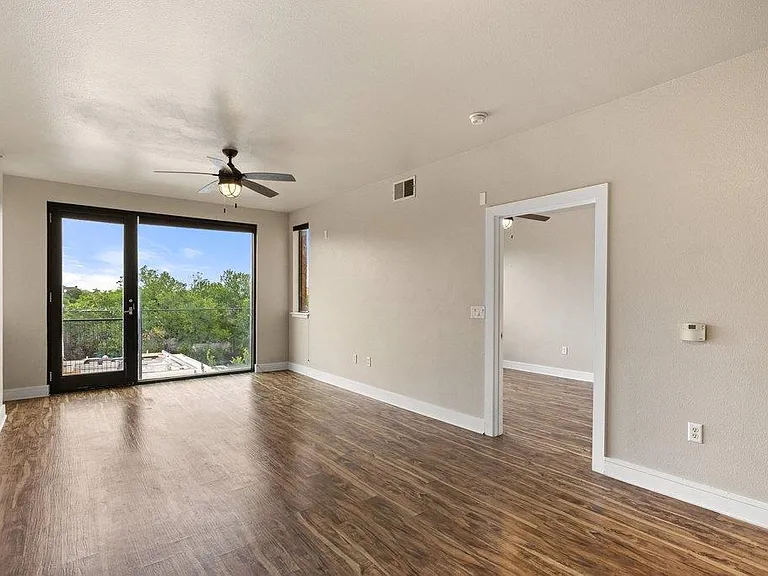 3016 Guadalupe St #303 — Photo 13