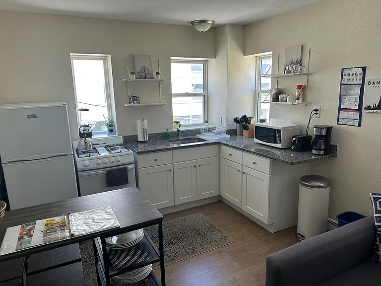 719 E Pleasant St #10 — Photo 1