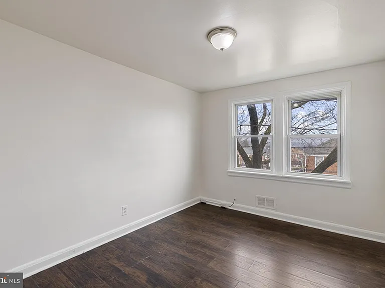 3902 Erdman Ave #2 — Photo 5