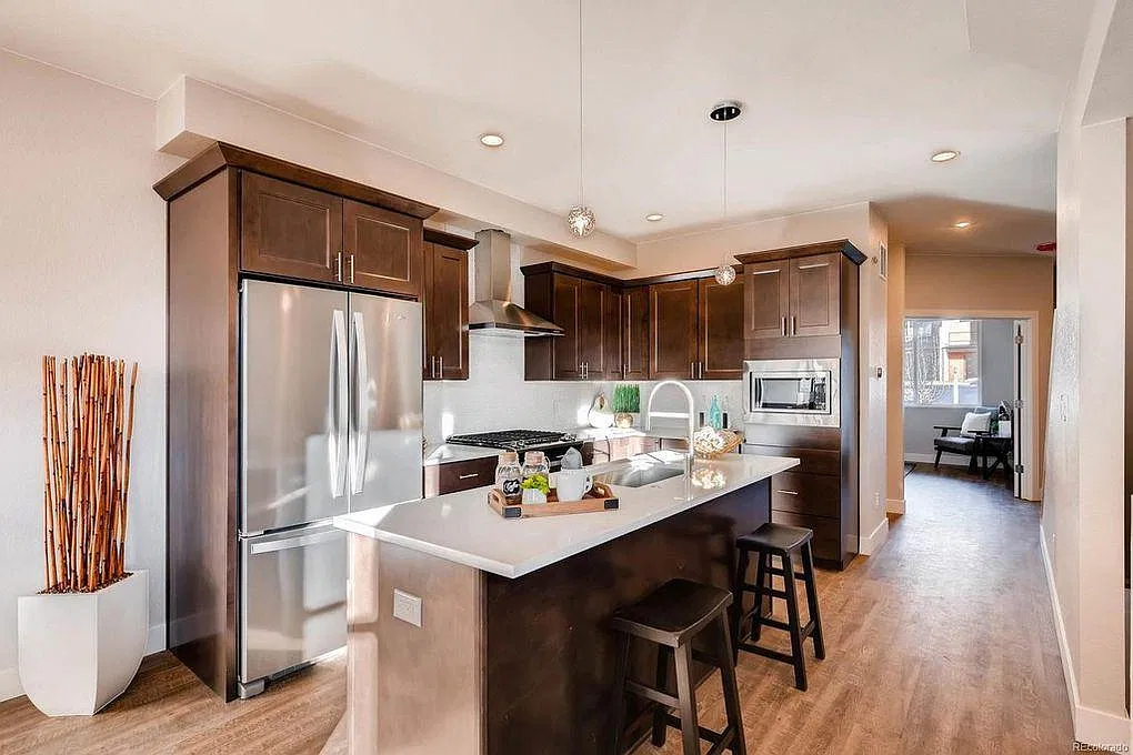 4 bed, 3.5 bath, 2742 sqft, $3,895 — Photo 3
