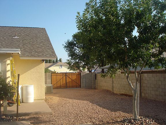 RV side parking - west