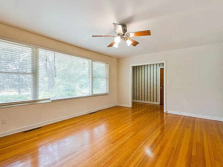 1506 Sunset Ln — Photo 6