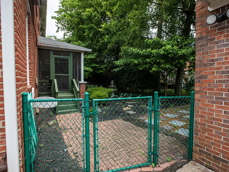 335 N 6th St #1 — Photo 57