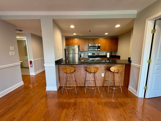 70 Adams St APT 4A, Hoboken, NJ 07030