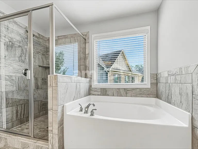 1867 Bloom Ct — Photo 12