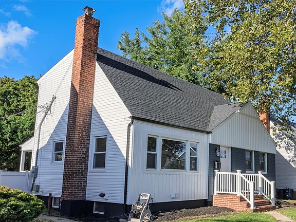 2nd image of 843 Jerusalem Avenue