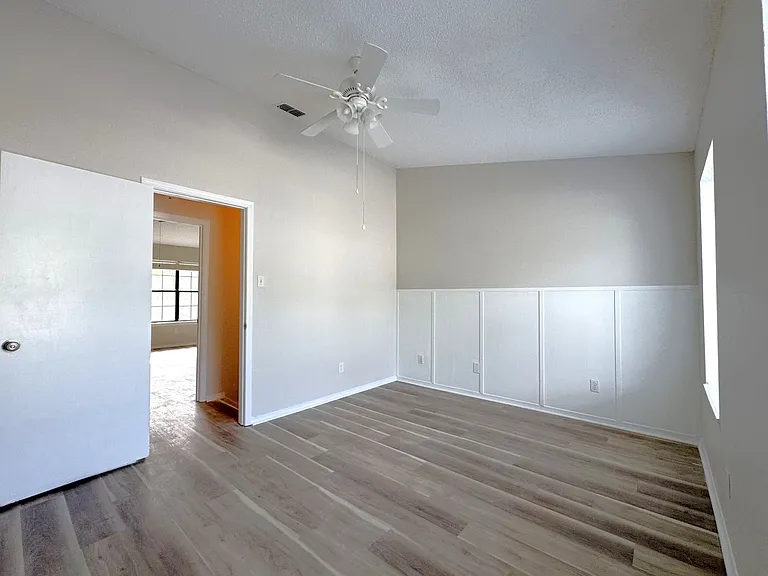 5900 Grelot Rd #504 — Photo 27