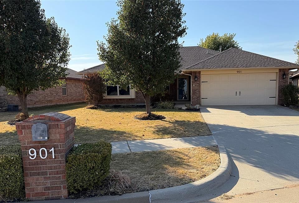 1st image of 901 Redwood Creek Dr