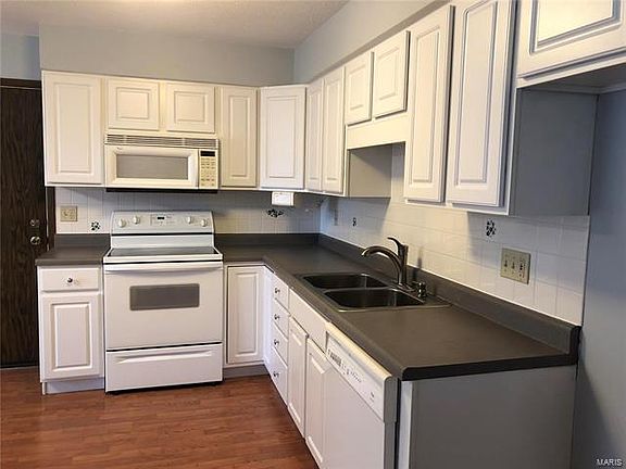 4th image of 12244 Country Place Dr