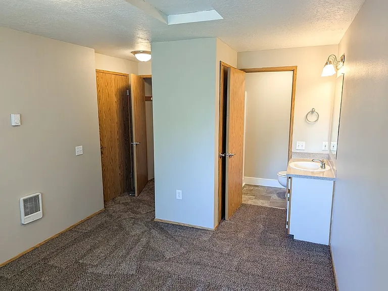 Silverwood Apartments — Photo 26
