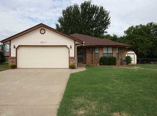 1611 N Orchard Ter, Mustang, OK 73064
