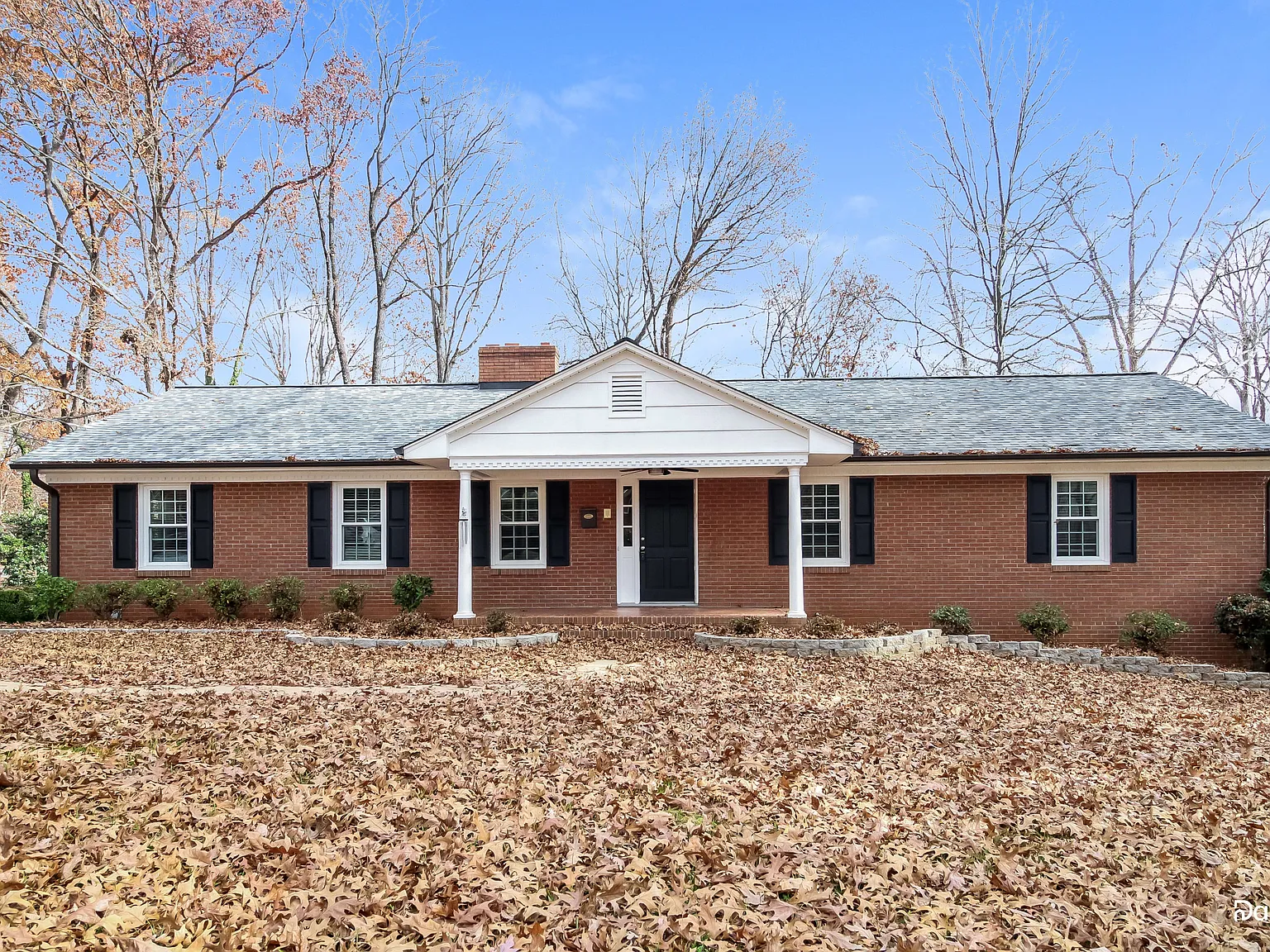3 bed, 2.5 bath, 2706 sqft, $2,175 — Photo 1