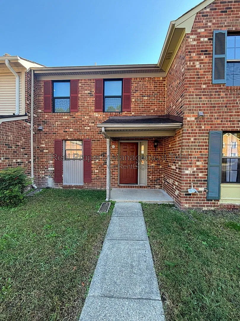 3 bed, 2.0 bath, 1400 sqft, $1,800 — Photo 1
