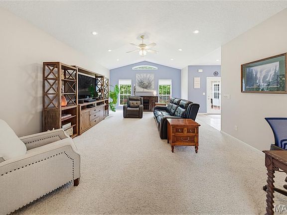2nd image of 2802 Virginia Ave