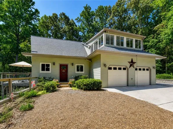 6173 Pine Cir, Flowery Branch, GA 30542