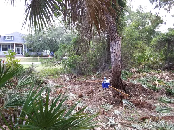 568 Meridan Ave NW, Port Charlotte, FL 33952