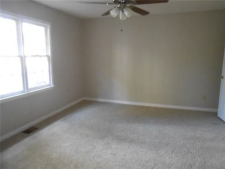 1135 Country Club Pl NW — Photo 18