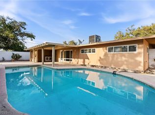 1001 Silver Lake Dr, Las Vegas, NV 89108