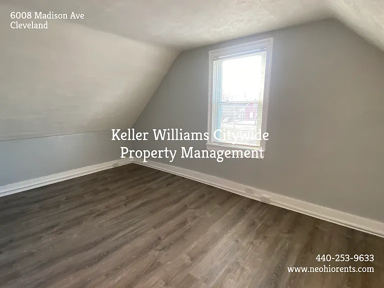6008 Madison Ave - single family 2 bedroom with a loft — Photo 8