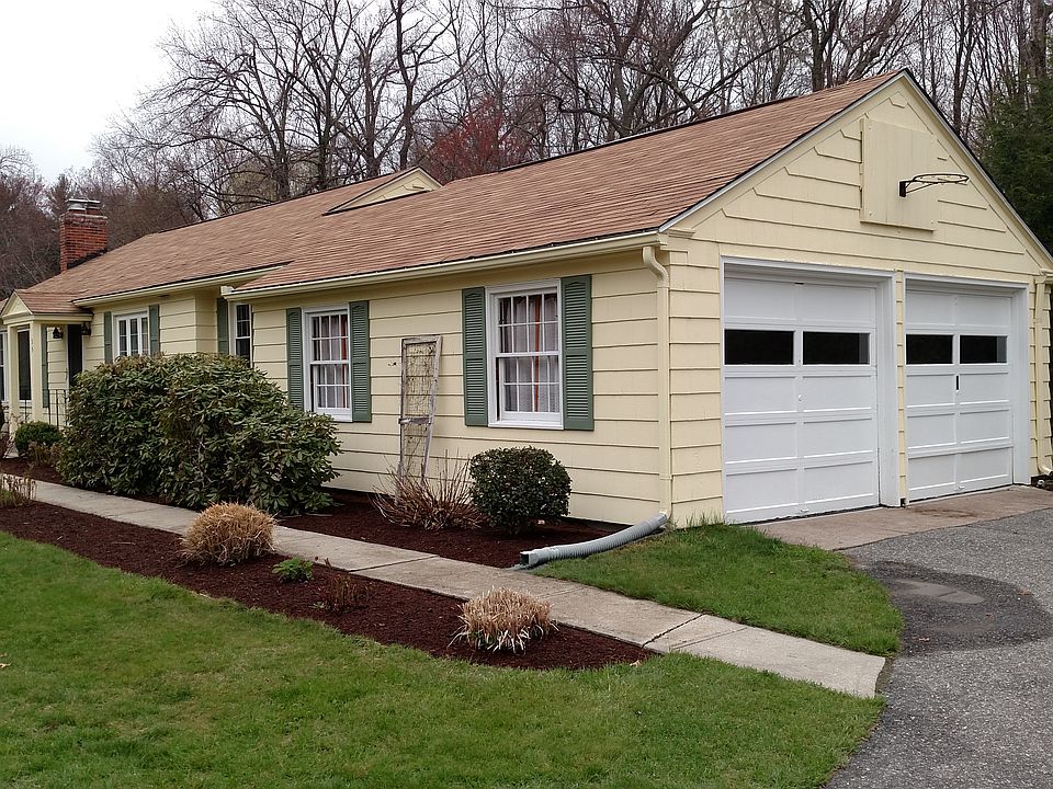 2nd image of 35 Fernwood Dr