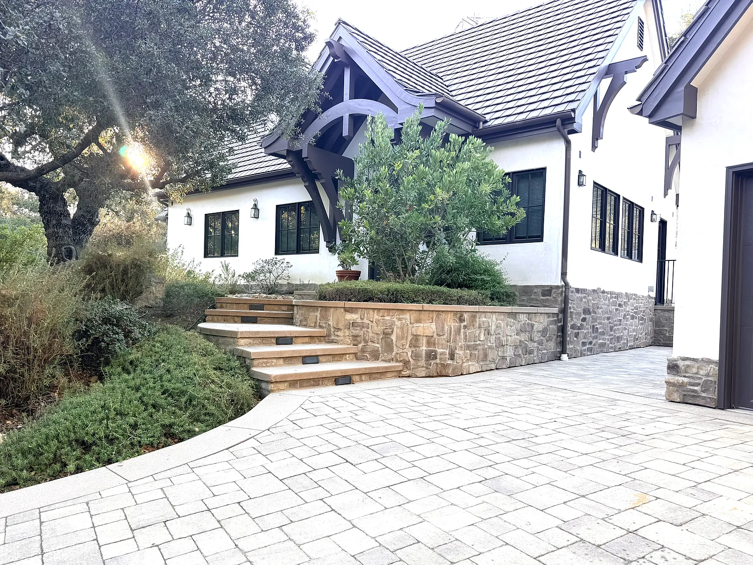2 bed, 920 sqft, $5,000 — Photo 1