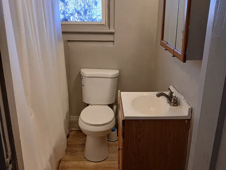 2417 East Ave — Photo 9
