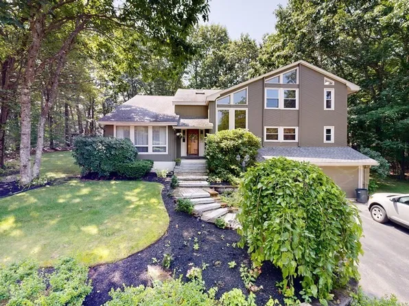 44 Kris Alan Dr, Holden, MA 01520