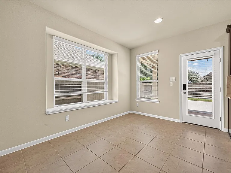 10031 Esslemont Ct — Photo 18