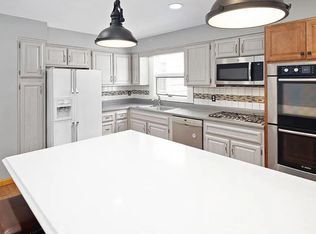 6 Old Forge Ln, Ewing, NJ 08618