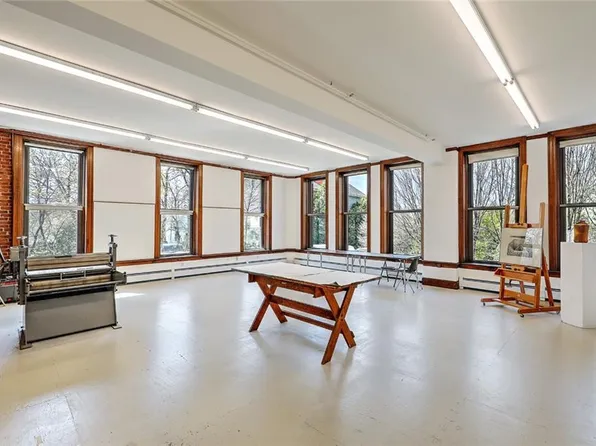 101 Regent Ave #5, Providence, RI 02908