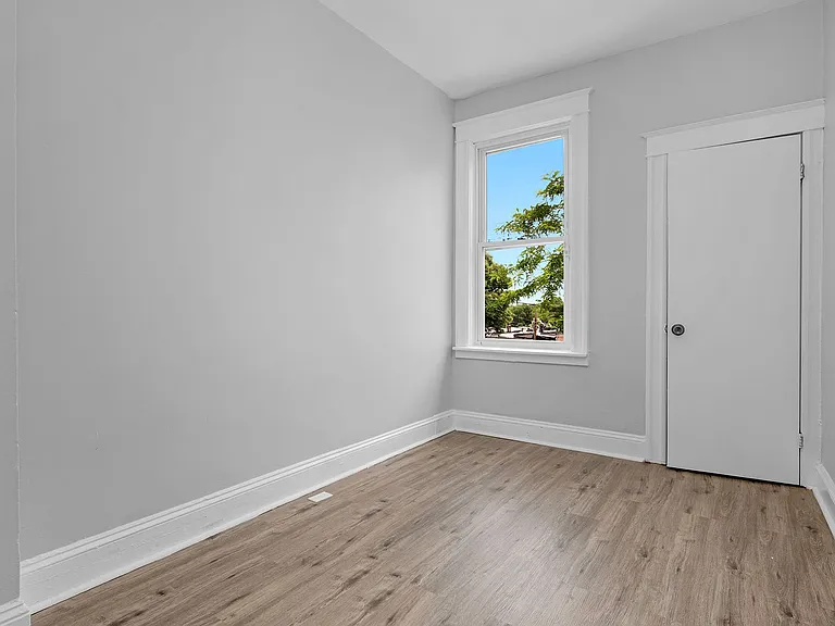 405 N Edgewood St — Photo 9