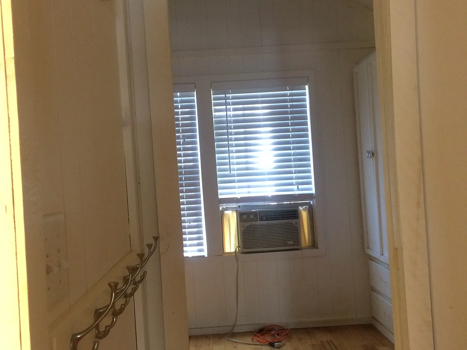 1 bed, 400 sqft, $1,350 — Photo 2