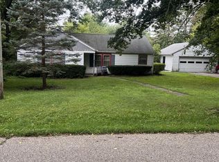 127 N Lapham Peak Rd, Delafield, WI 53018