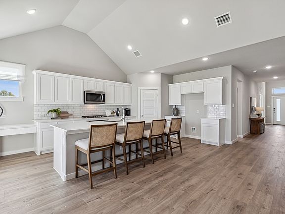 7th image of this home