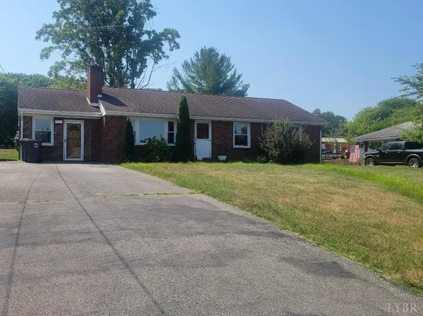 1103 Maiden Ln, Bedford, VA 24523