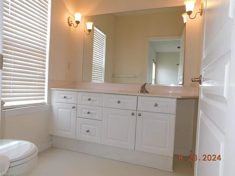 2381 Wessington Dr — Photo 10