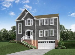 400 Labrador Ln, Jefferson Hills, PA 15025