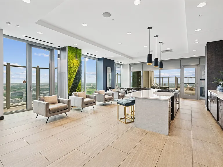 SkyHouse Frisco Station — Photo 17