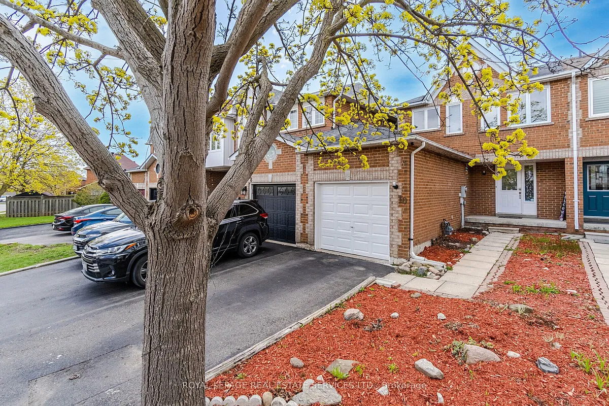 Building Photo - 10 Mullis Cres