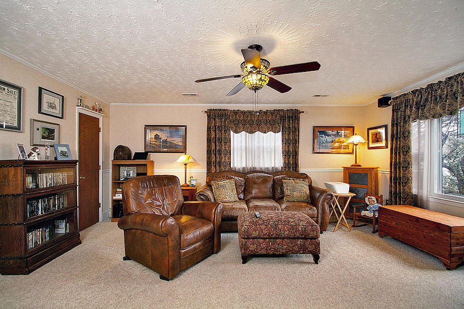 2nd image of 1540 Penley Blvd