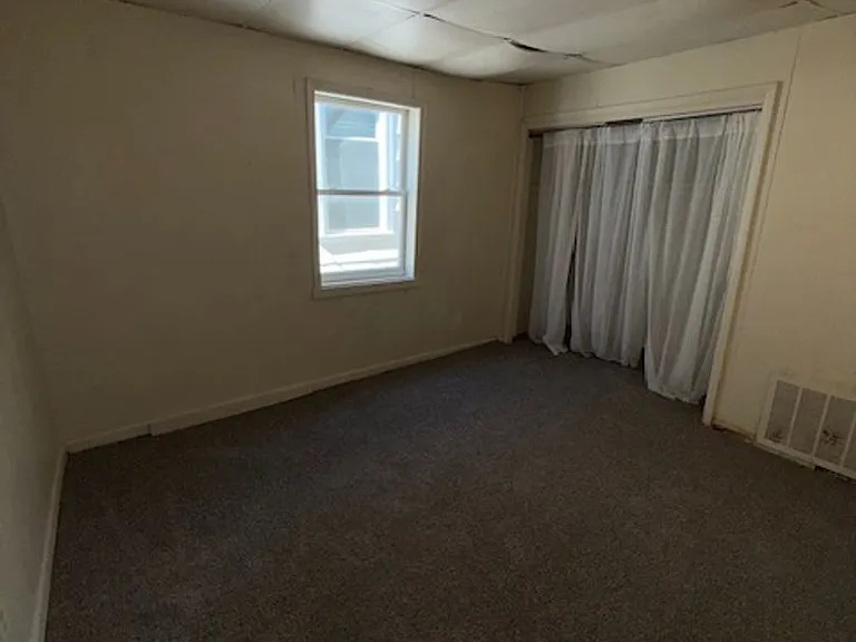 2513 W Illinois St — Photo 9