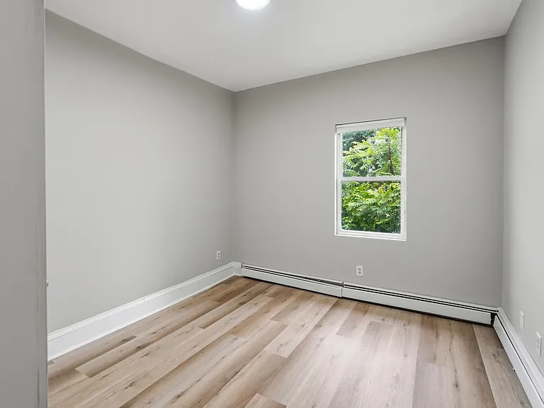 82 Pond St — Photo 13