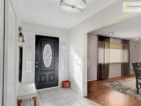 5th image of 1004 W 93rd St