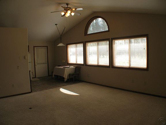 5th image of 580 Tamarack Dr