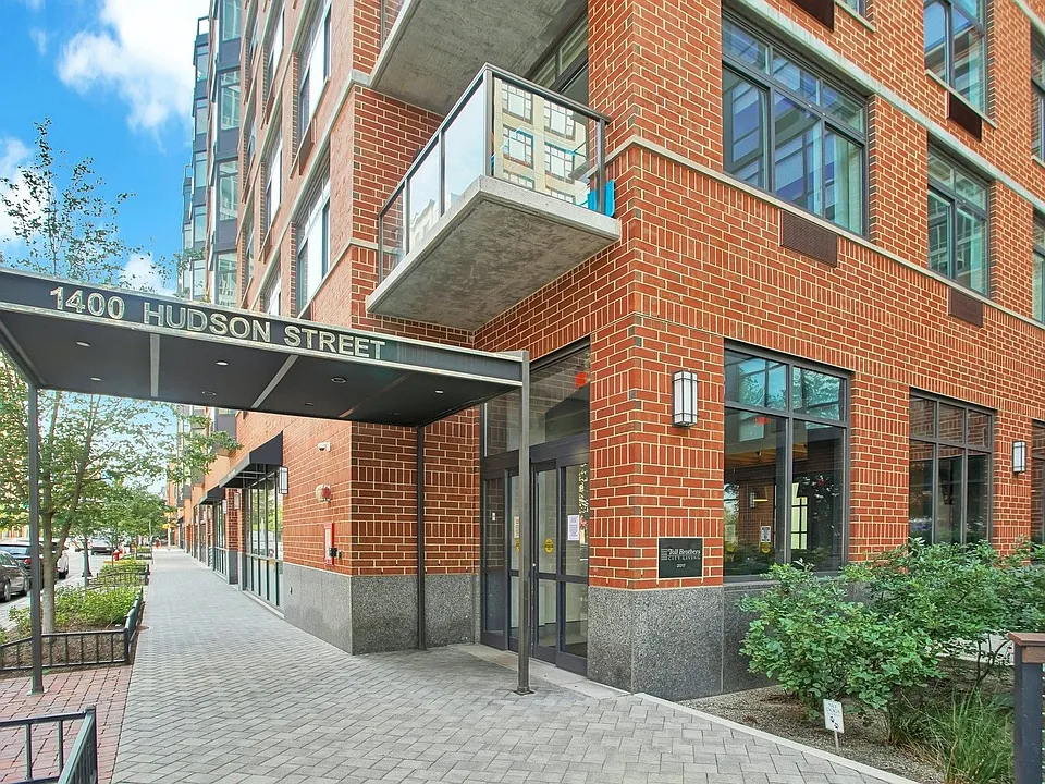 1400 Hudson St #1005