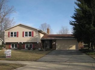 1009 Sandy Ln, Saint Johns, MI 48879